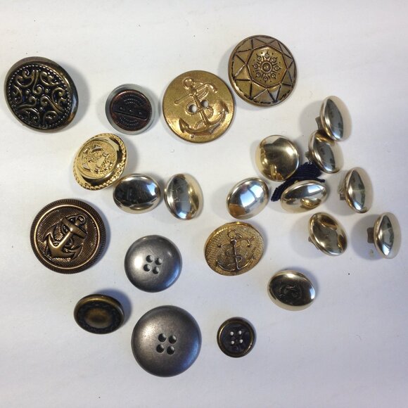 Lot of 22 Metal Buttons - mixed lot. sewing, crafts - Picture 2 of 3